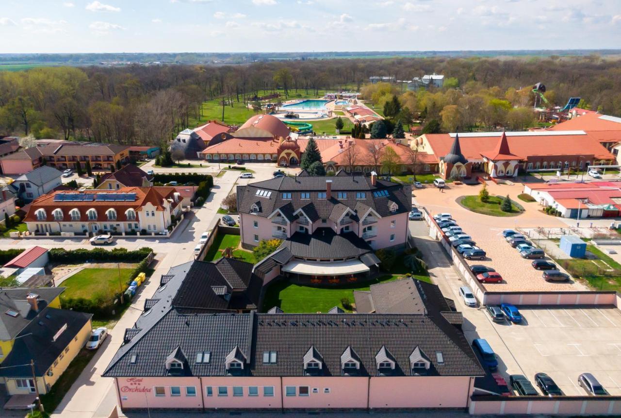 Spa & Wellness Hotel Orchidea Вельки-Медер Экстерьер фото
