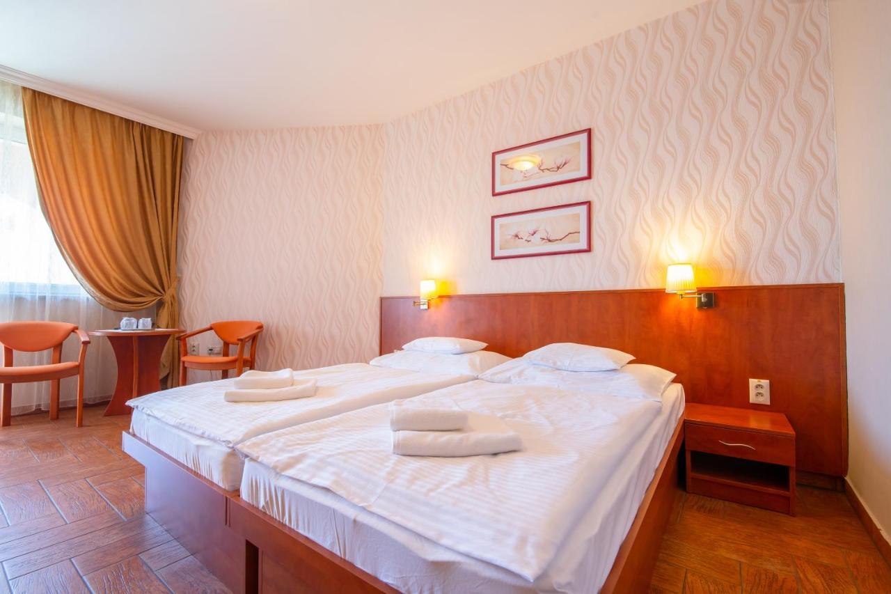 Spa & Wellness Hotel Orchidea Вельки-Медер Экстерьер фото