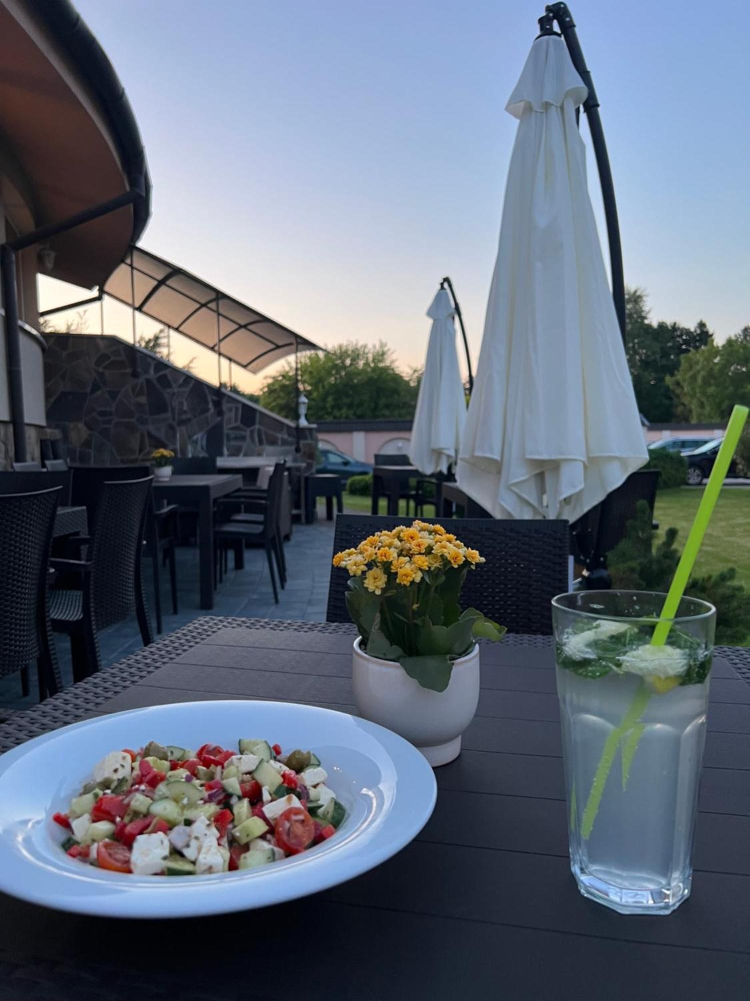 Spa & Wellness Hotel Orchidea Вельки-Медер Экстерьер фото